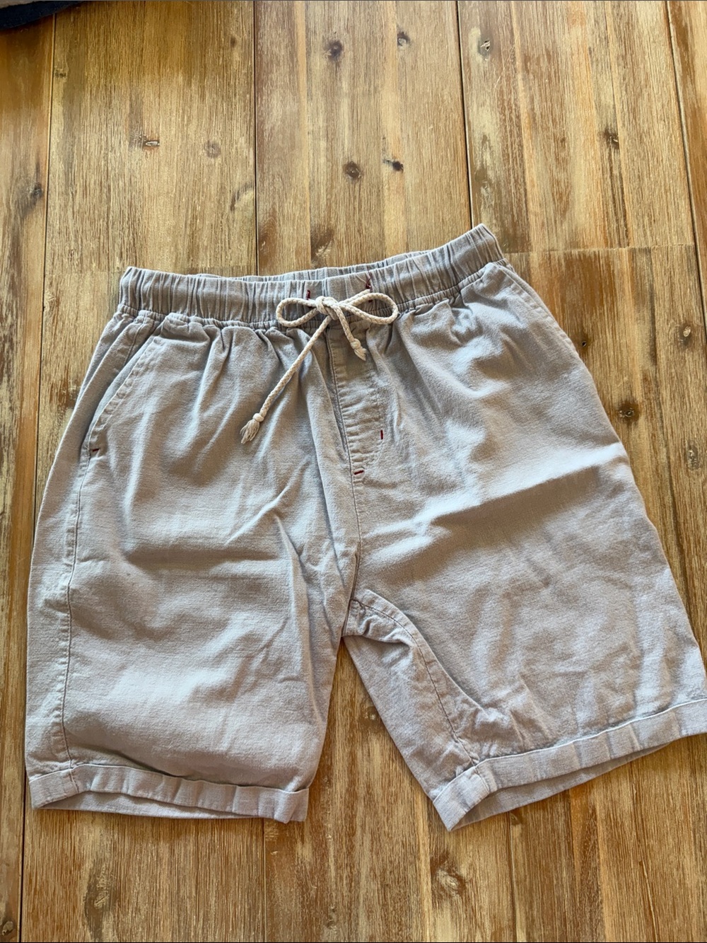Men's Relaxed Drawstring Hybrid Shorts in Light Gray